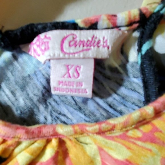 Cute Floral Tank - Picture 6 of 6